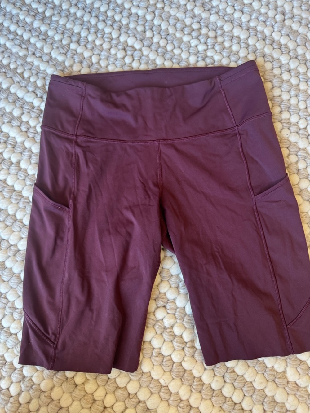 Lululemon Biker Short burgundy
